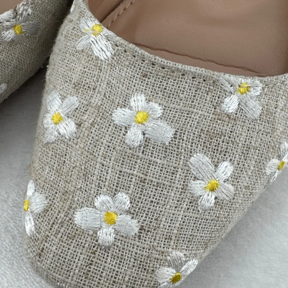 Steve Madden Linen Daisy Embroidered Mary Jane Flats Womens 8.5 Beige Square Toe